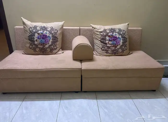 10كنبات و19مخده و5طاولات 3