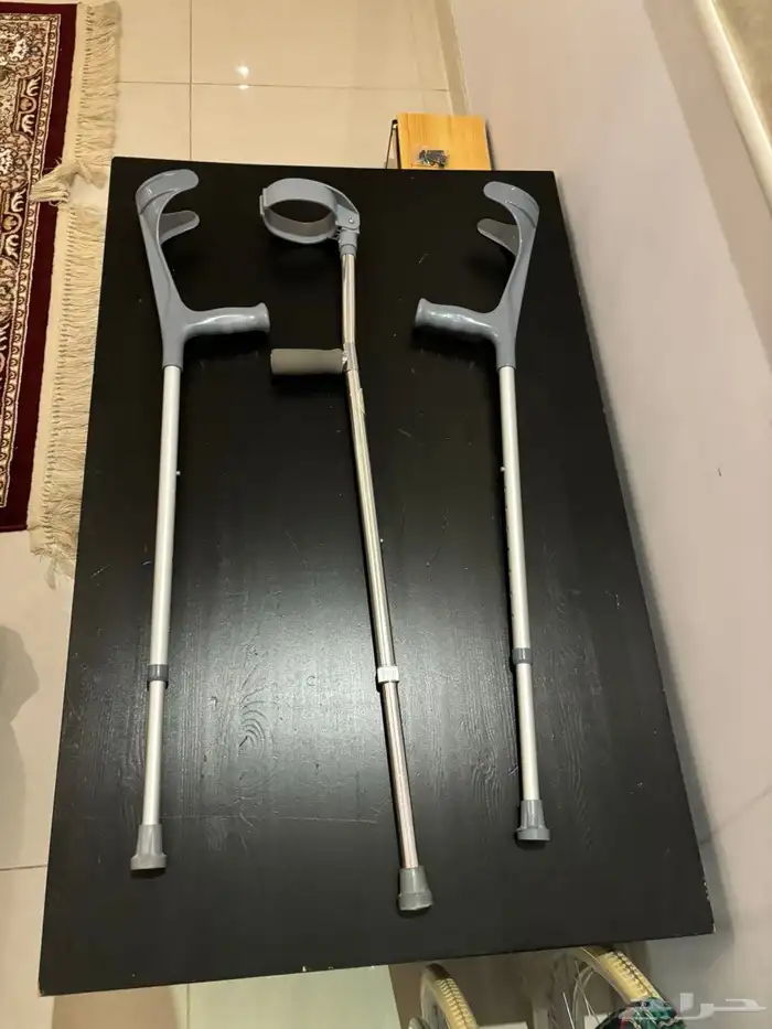 للبيع - استاند ملابس وعدة صالون كاملة 26