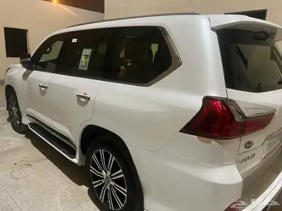 جيب لكزس LX2020 1