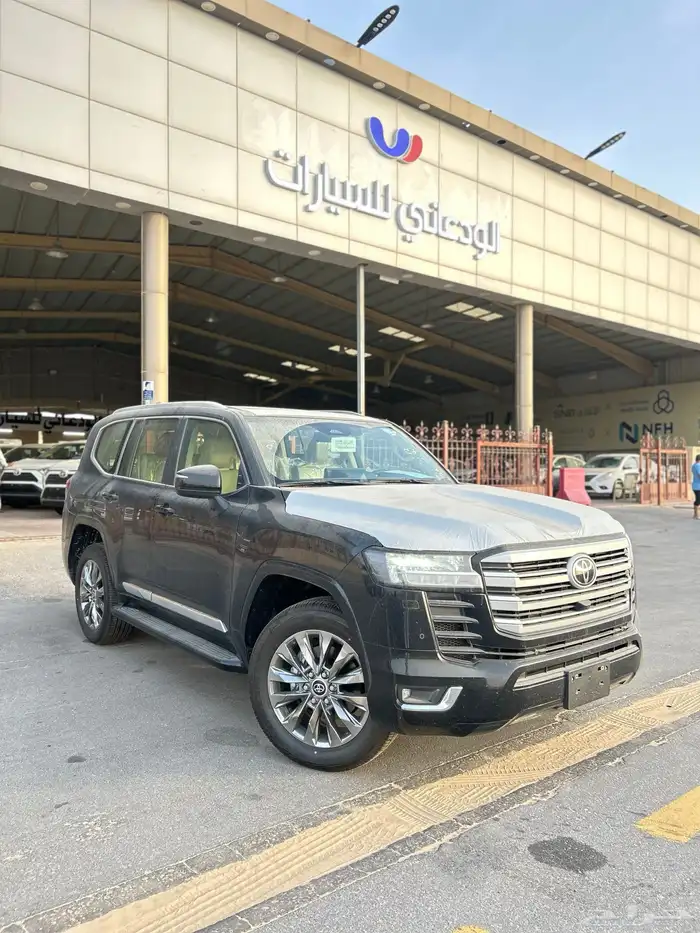 تويوتا جي اكس ار رقم 4 اسود بنزين 2025م 0
