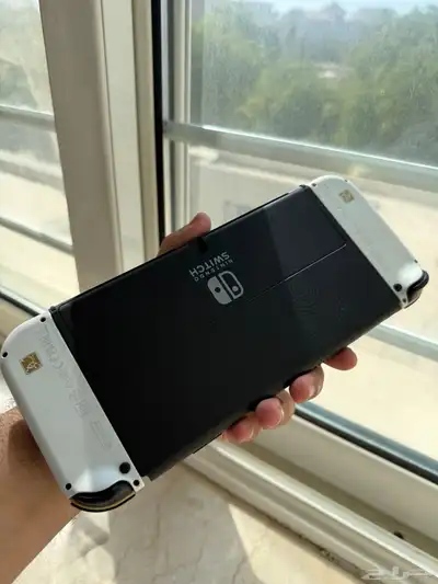 Nintendo Switch OLED Zelda Edition   نينتندو سويتش اولد 3