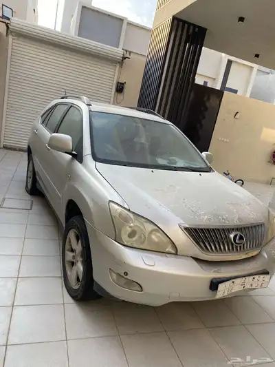 لكزس 2003 تحمل لوحة مميزة 0