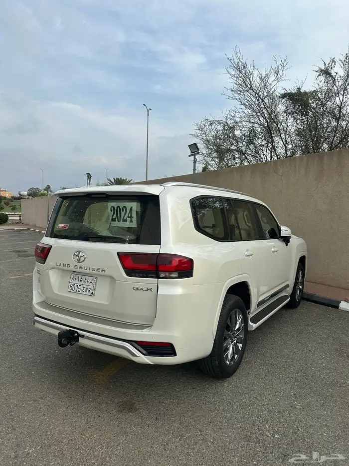 لاندكروزر 2024 ماشي 26 بنزين رقم 4 السوم 285 5