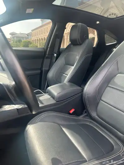 جاكوار   E-PACE R-Dynamic فل أوبش 6