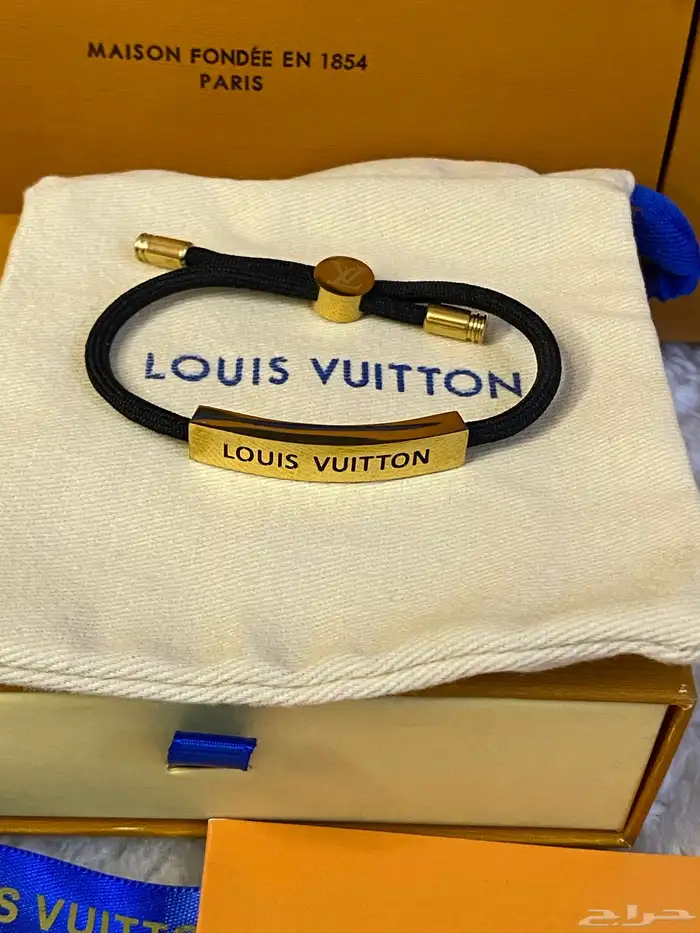 اساور لويس فيتون وكارتير ومسيكا بالملحقات 9