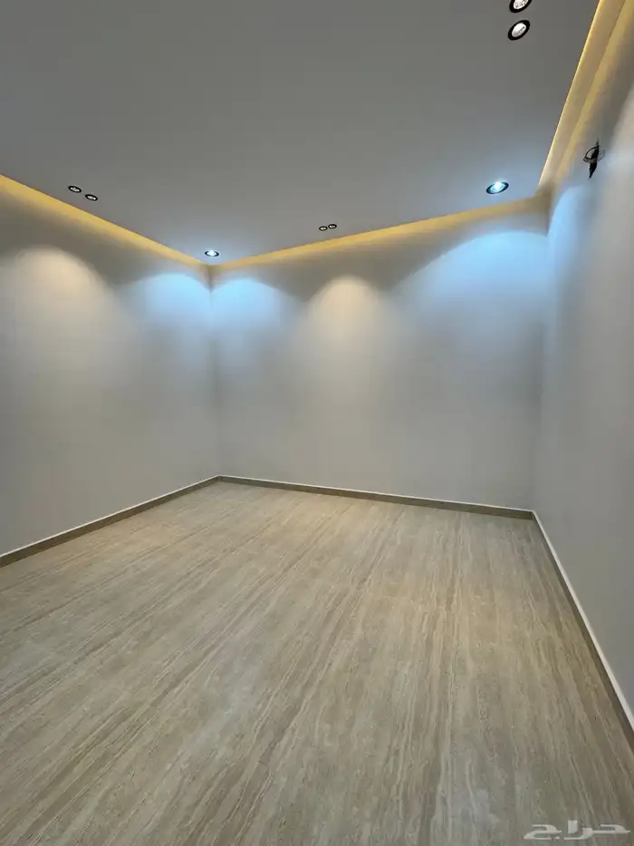 للبيع شقه بحي الجنادريه مساحه مميزه وبسعر مميز 3