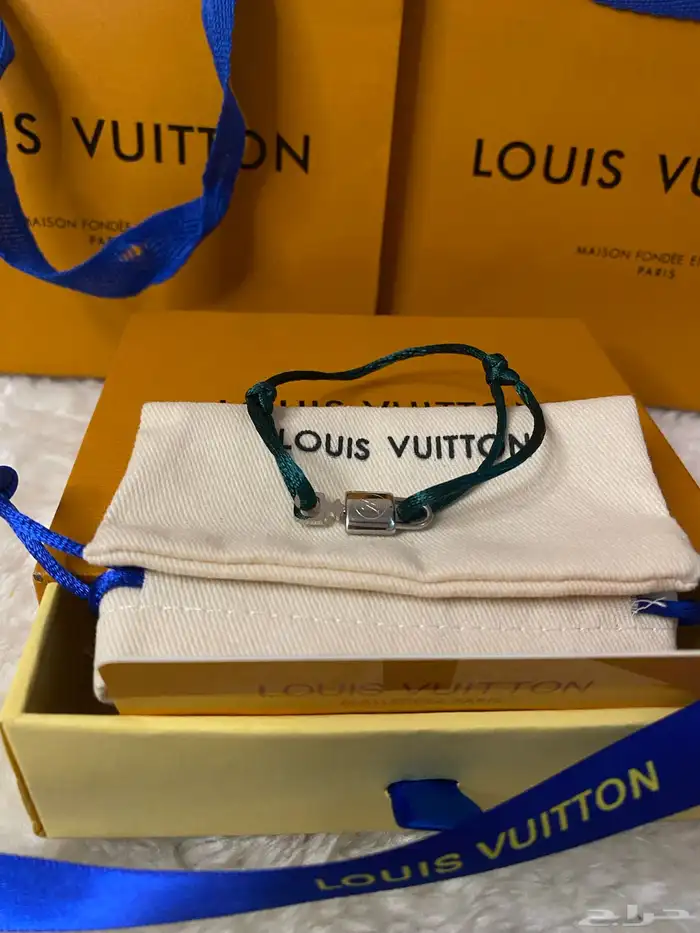 اساور لويس فيتون وكارتير ومسيكا بالملحقات 15