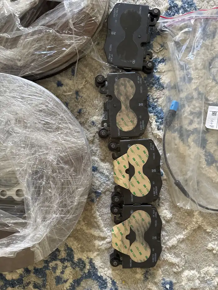 فحمات و هوبات بي ام دبليو الفئه السابعه 2024 2