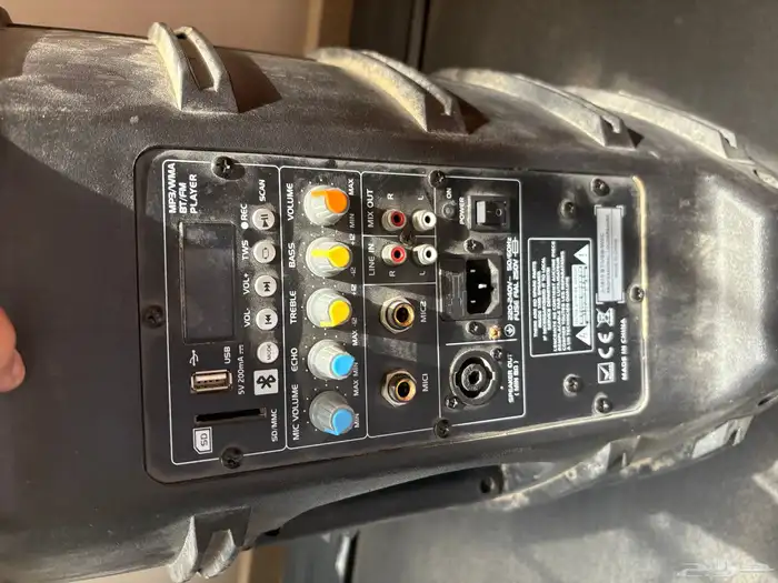 سماعتين بلوتوث مع ستاند 1