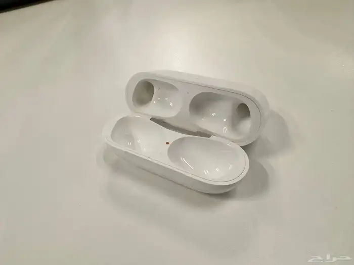 بيت ايربود برو الجيل الثاني مستعمل نظيف 5