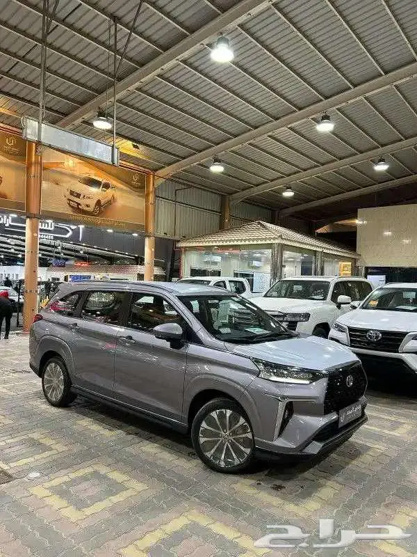 تويوتا فيلوز VELOZ 2025 فل GLX جميع الالوان كاش واقساط 6