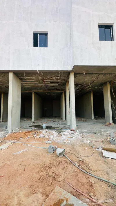 للايجار محل تجاري في حي القادسية   رقم العرض H995 3
