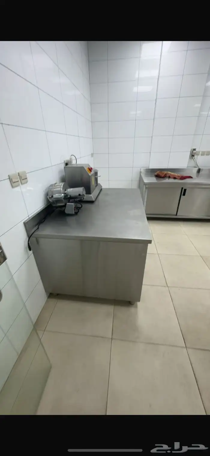 للبيع معدات وثلاجات 0