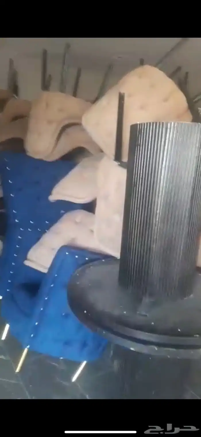 طاولات وكراسي 0