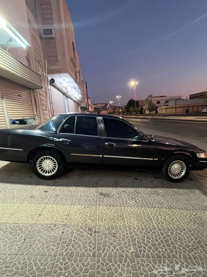 فورد قراند ماركيز 2000 2