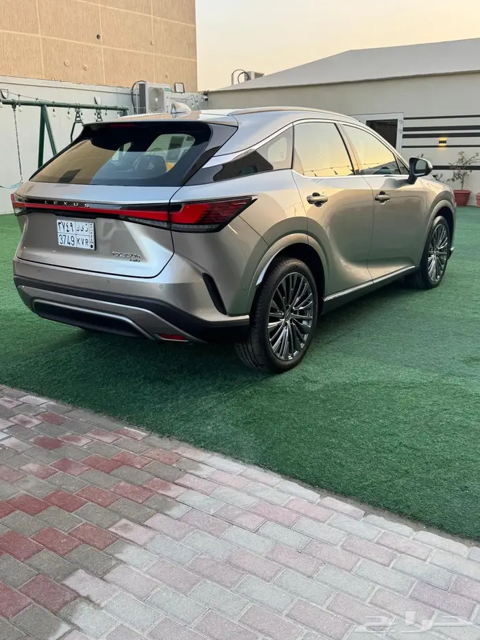 للبيع Rx350 BH اصفار هايبرد 2025 عبدالطيف جميل 3