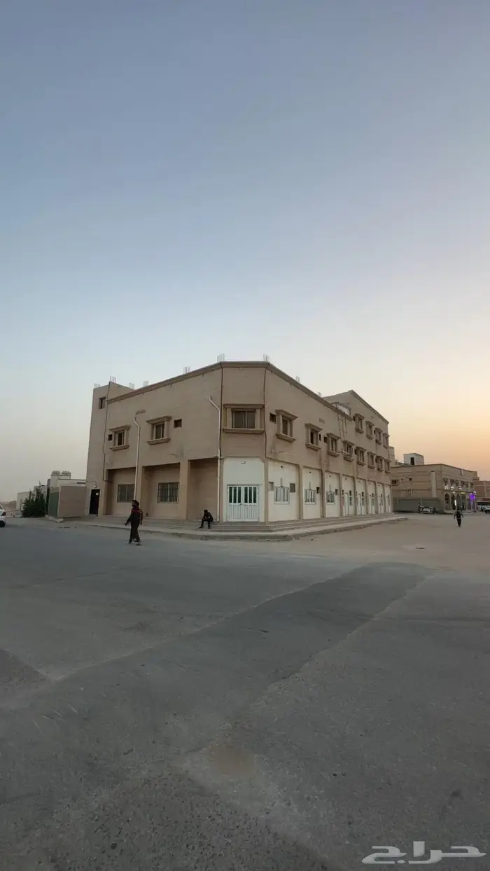 للايجار بالسفانيه محلات تجاريه 8 محلات 2