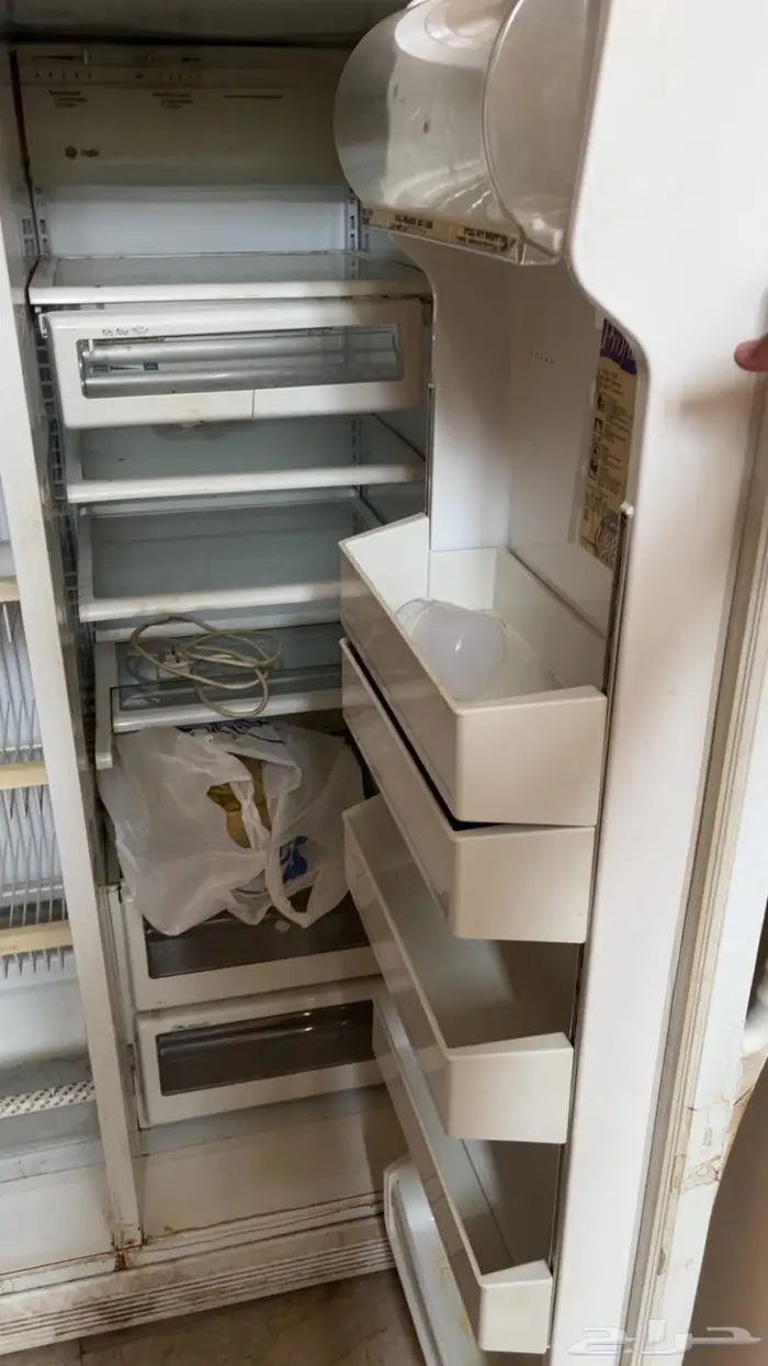 ثلاجة للبيع بابين كهربة 110 3