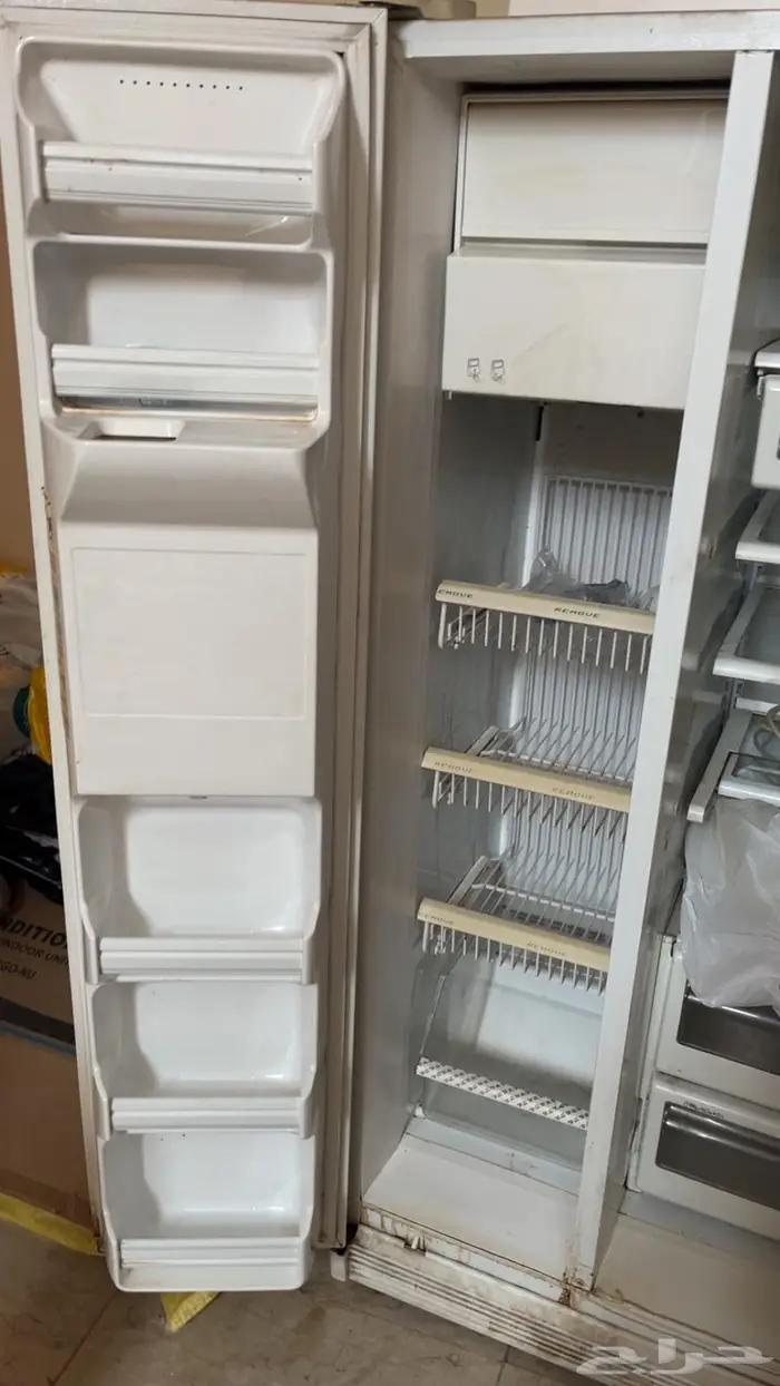 ثلاجة للبيع بابين كهربة 110 4