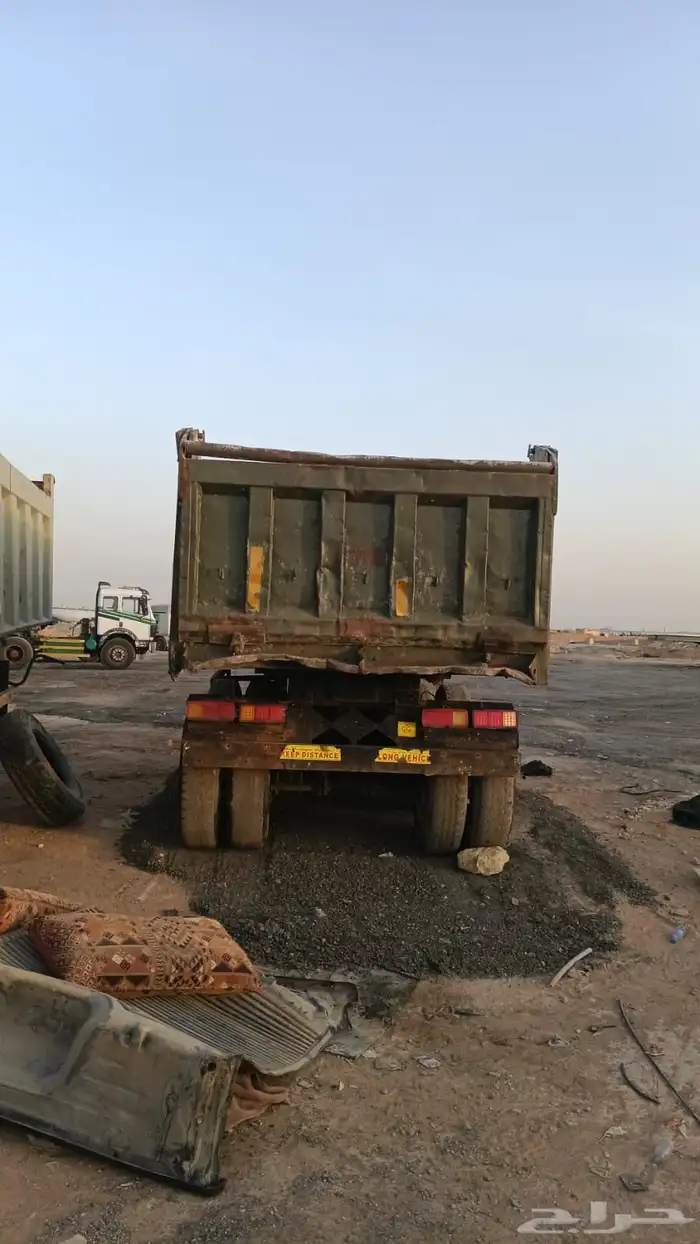 للبيع صندوق قلاب مقاس 18 3