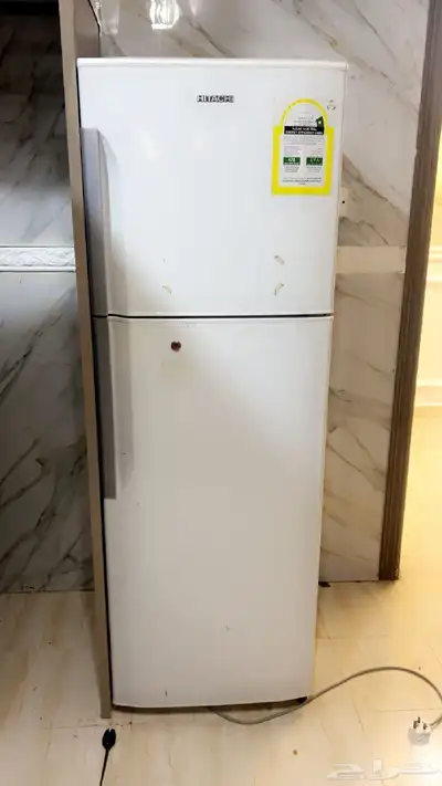 ثلاجتين وطقم كنب للبيع 0