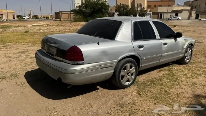 فورد فكتوريا 2003 4
