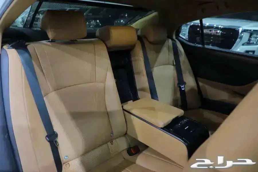 ليكزس ES 350 CC فل كامل بانوراما خليجي موديل 2023 9
