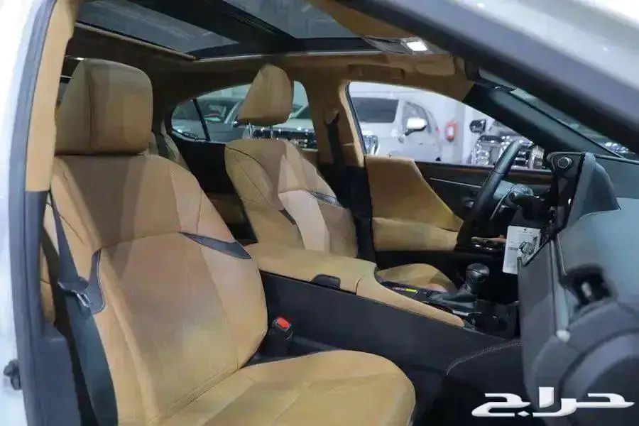 ليكزس ES 350 CC فل كامل بانوراما خليجي موديل 2023 10