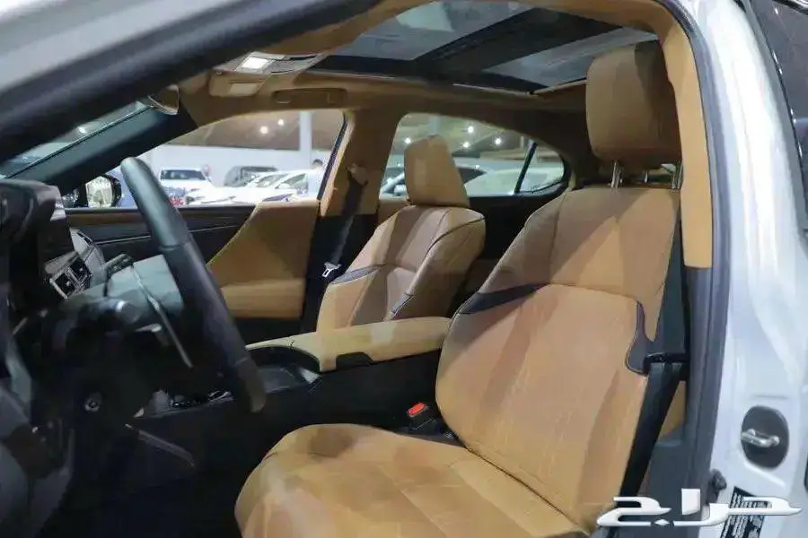 ليكزس ES 350 CC فل كامل بانوراما خليجي موديل 2023 14