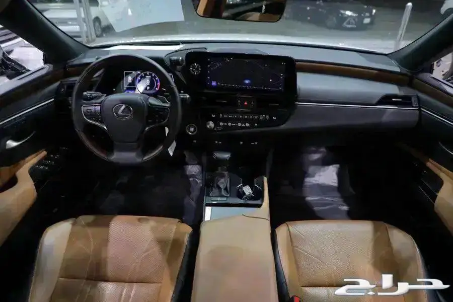 ليكزس ES 350 CC فل كامل بانوراما خليجي موديل 2023 11