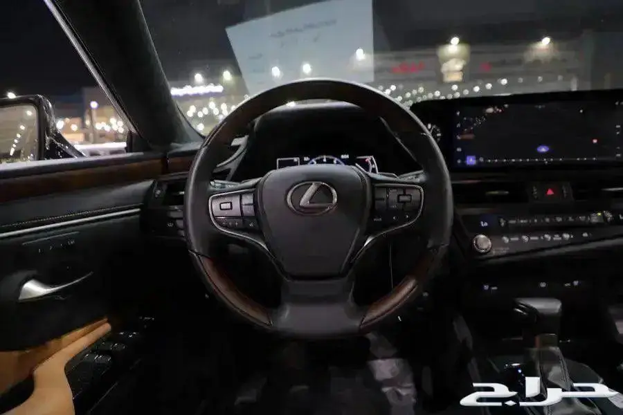 ليكزس ES 350 CC فل كامل بانوراما خليجي موديل 2023 15