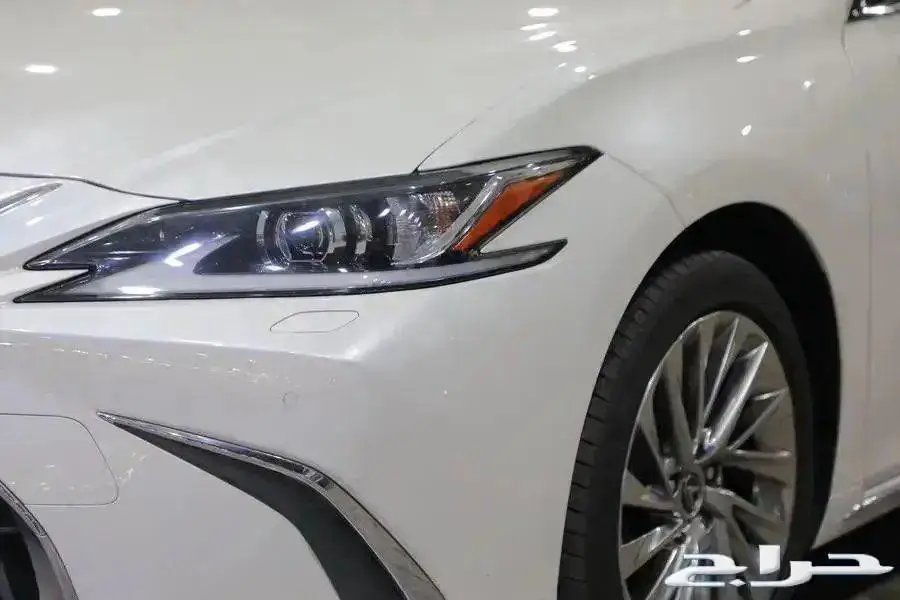 ليكزس ES 350 CC فل كامل بانوراما خليجي موديل 2023 8
