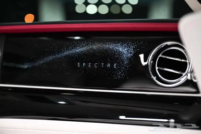 شركة لبريمي لسيارات رولز رويس SPECTRE 11