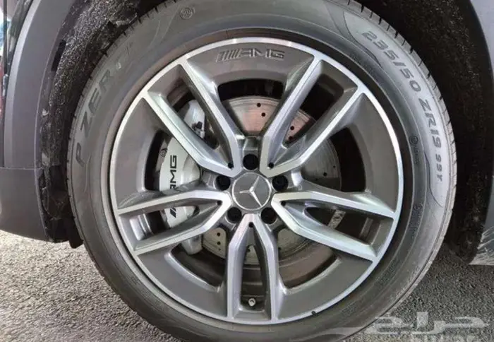 Mercedes Benz GLB35 AMG 4Matic 8