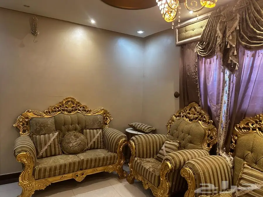 كنب نظيف جدا ( خشب زان مصري ) 0