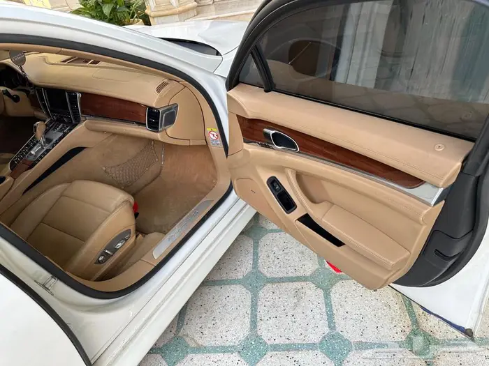 باناميرا 4S 17