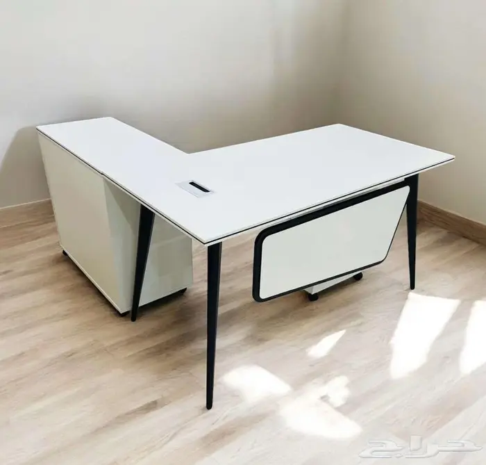 أثاث مكتب جديد مكاتب وكراسي وطاولات اجتماع وكنب 45