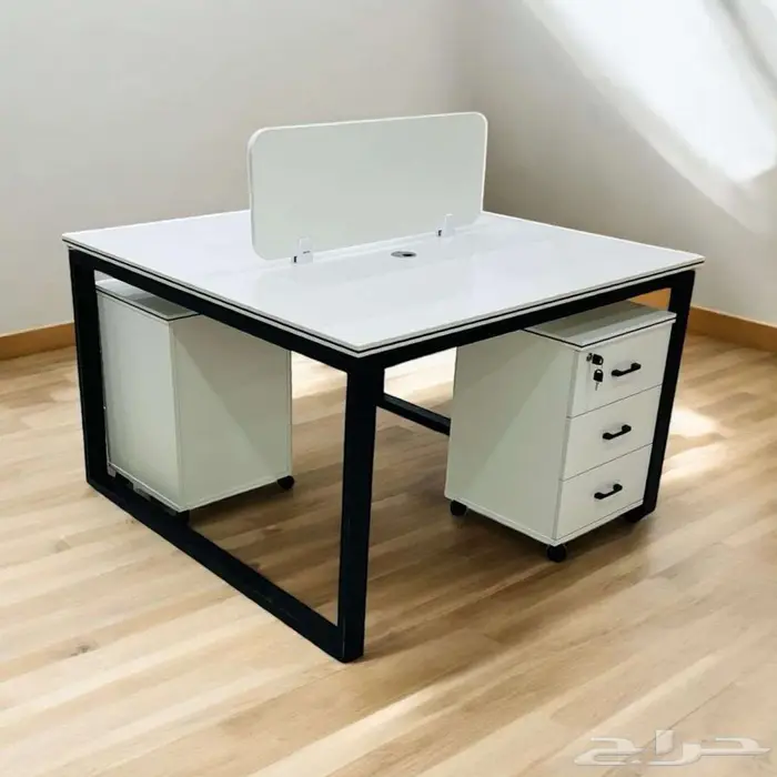 أثاث مكتب جديد مكاتب وكراسي وطاولات اجتماع وكنب 0