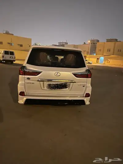 جيب لكزس LX2020 4