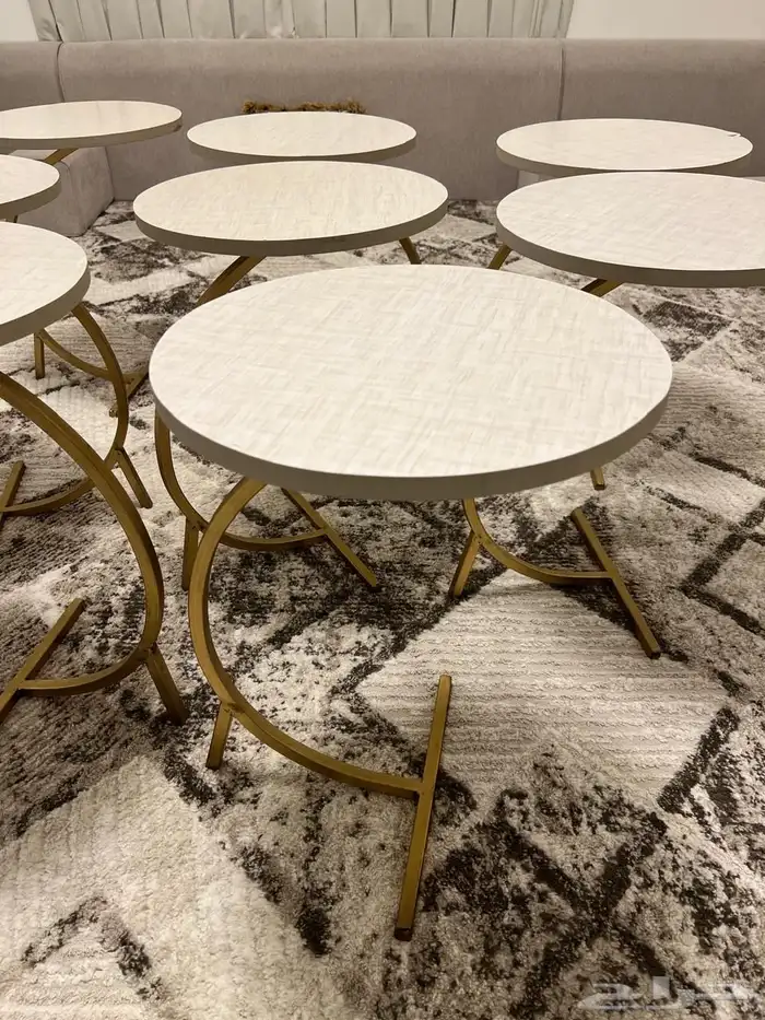 طاولات استخدام نظيف 1