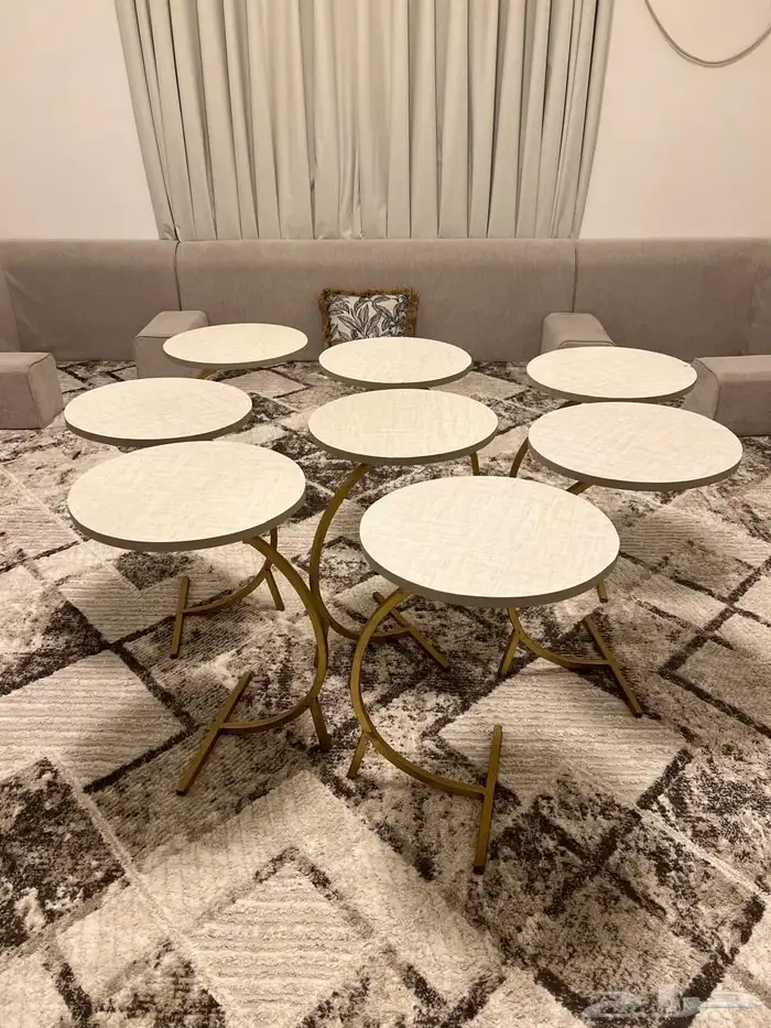 طاولات استخدام نظيف 0