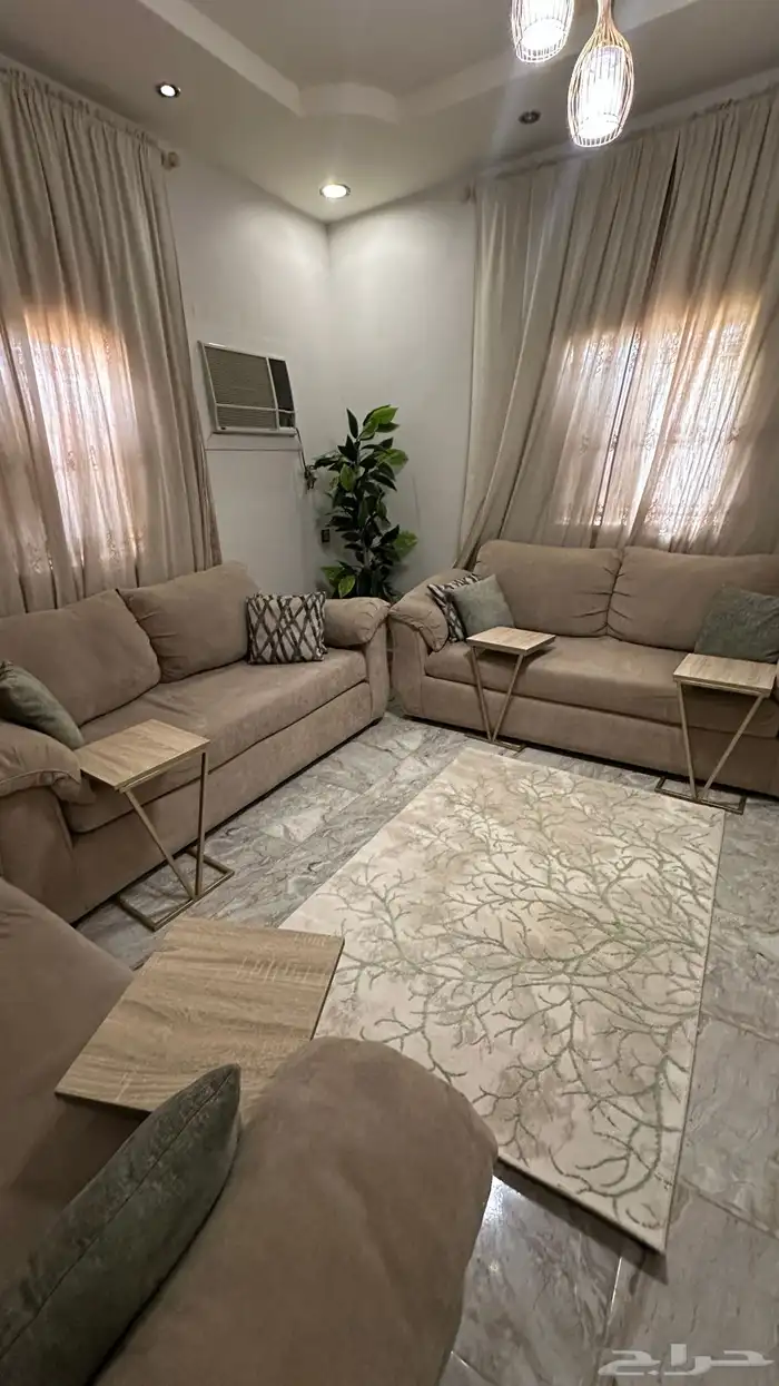 للبيع كنب مستعمل استعمال نظيف جدا ثلاث قطع من الكنب 2