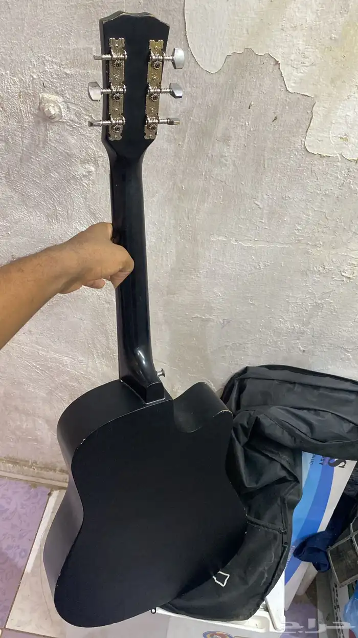 قيتار للبيع كل شي واضح 2
