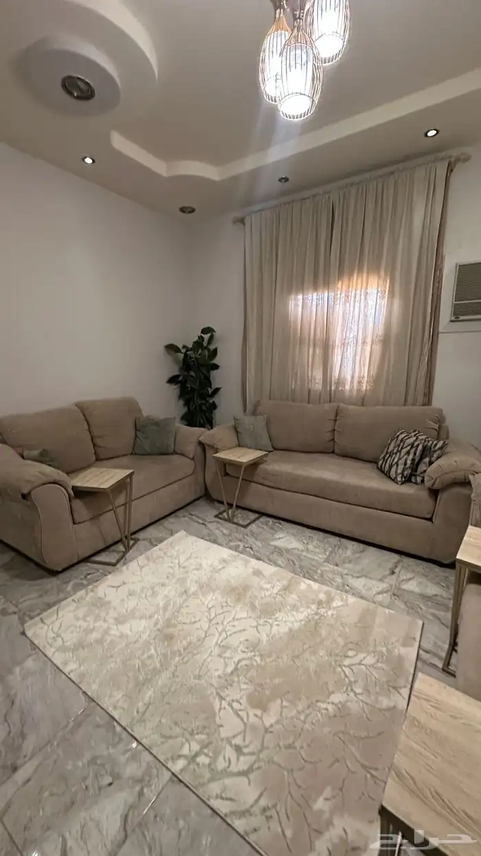 للبيع كنب مستعمل استعمال نظيف جدا ثلاث قطع من الكنب 1