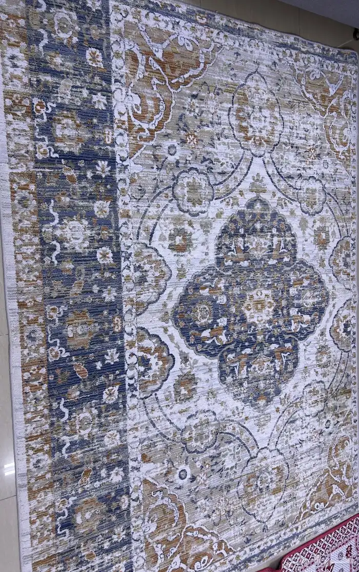سجاد مستعمل في حالة ممتازة 160 في 230 1