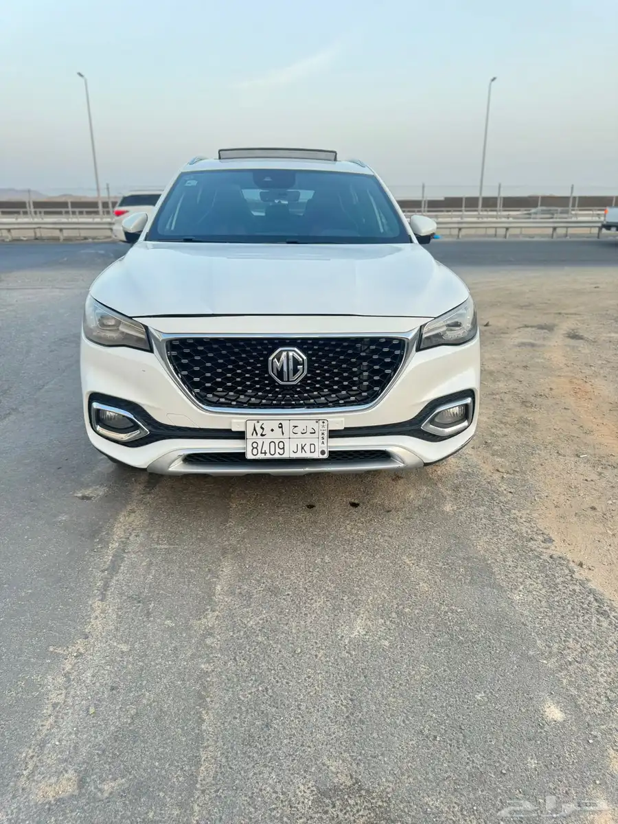 للبيع سياره MG hs 3