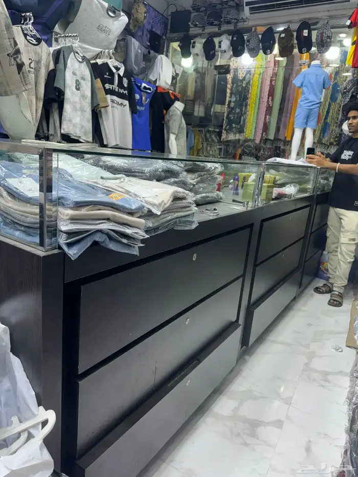 محل ملابس للتقبيل 3