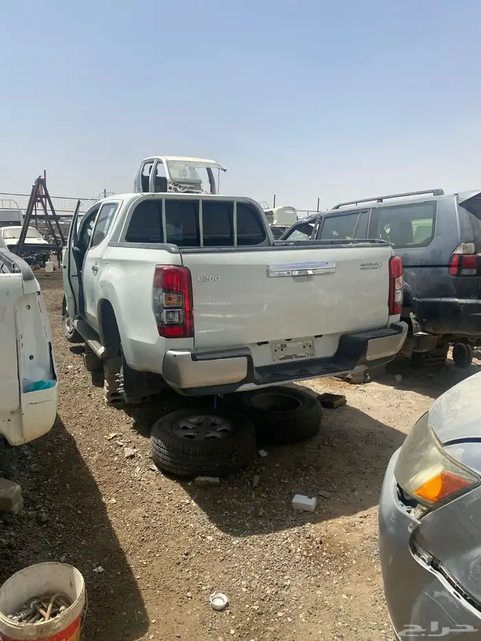 قطع غيار ميتسوبيشي ونيت L200 تشليح 1