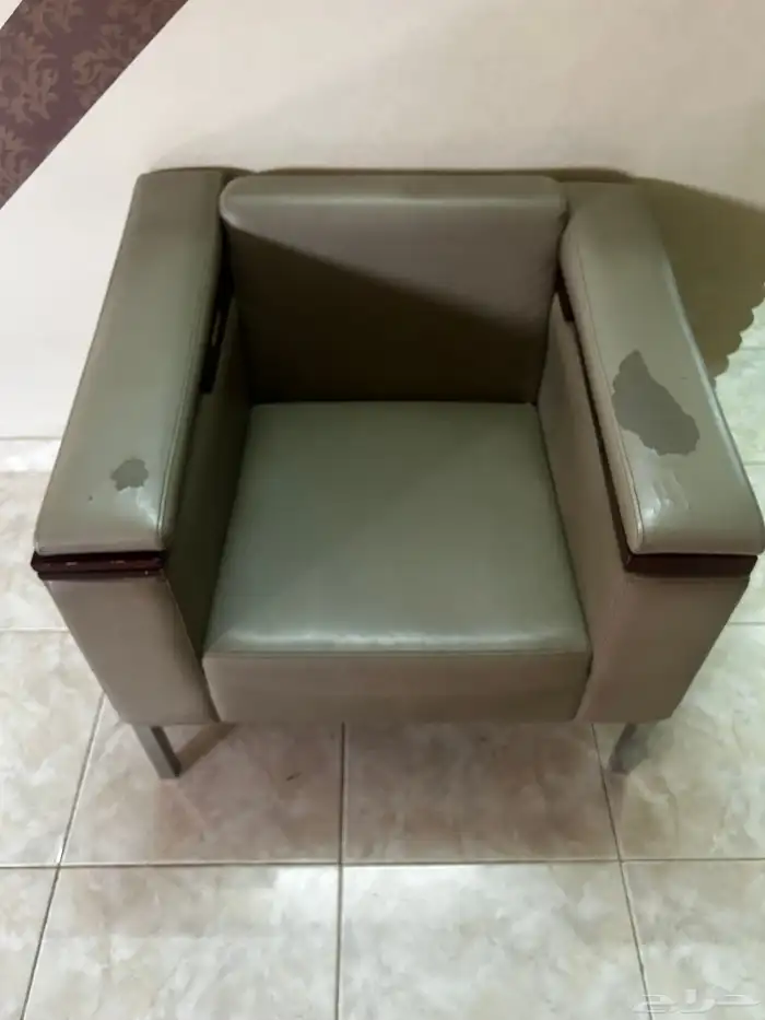 يوجد كنب ومساند وكرسي للبيع 0