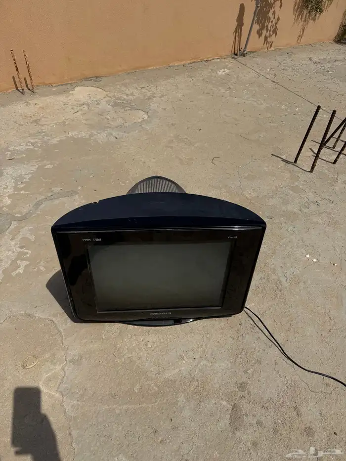 تلفزون قديم ملون 3
